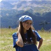 Studentessa offre lezioni di inglese, italiano e latino per studenti delle superiori e aiuto compiti e lezioni di tutte le materie per medie ed elementari